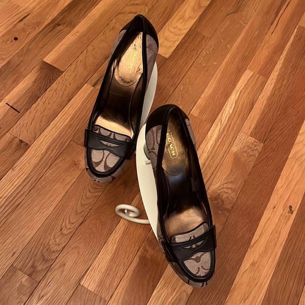COACH CLASSIC PAULINA PUMPS!